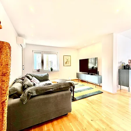Bigmotz Apartment *